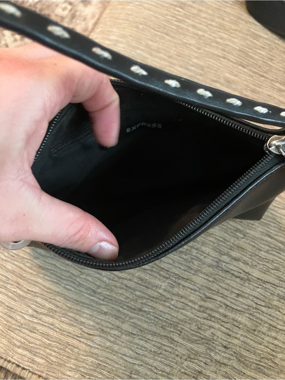 Express Black  Shoulder Bag with Contrast Stitching y2k - Picture 5 of 5